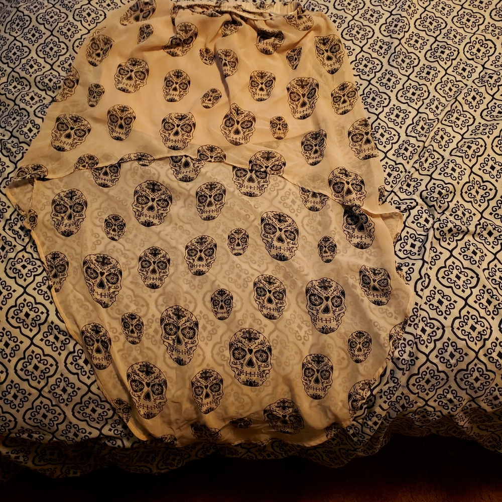 High low skull skirt